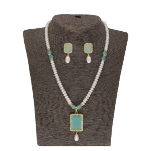 Qiyara Seed Pearl Set