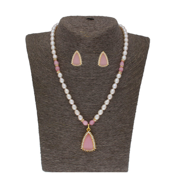 Baani 1 Line Oval Pearl Set