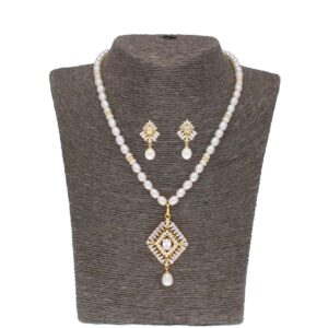Abarna Pearl Set