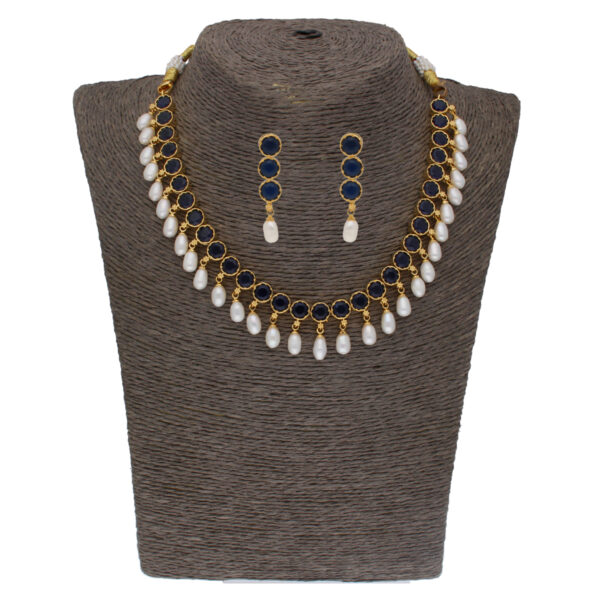 Mesmerizing Pearl Necklace