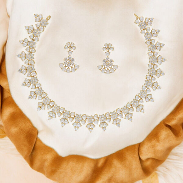 Sarah Gorgeous Necklace Set