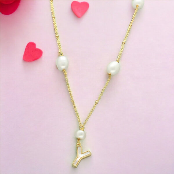 Y Alphabetic Pearl Pendant Set