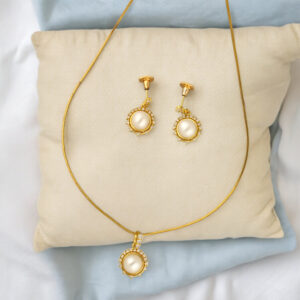 Suhani Pearl Pendant Set